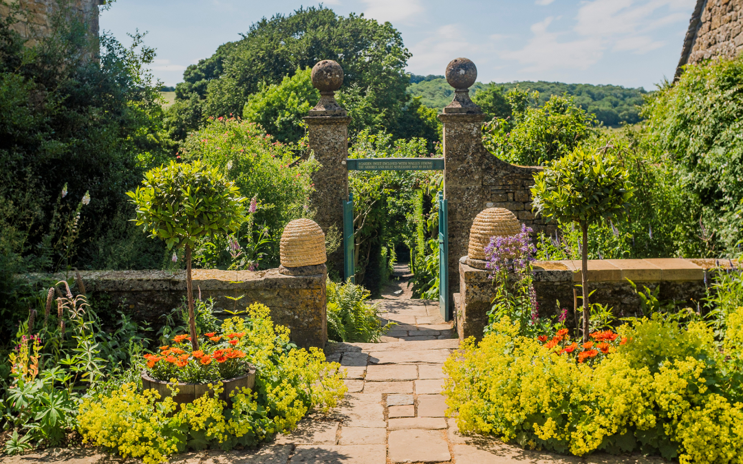 The Most Beautiful Cotswold Gardens To Visit This Spring